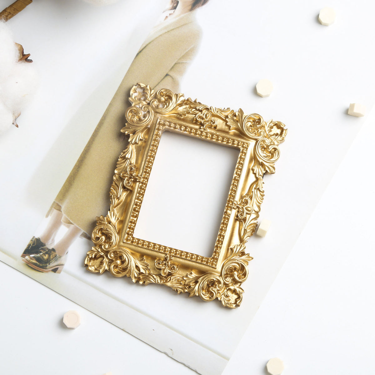 golden picture frame
